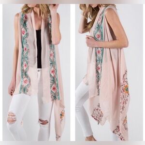 🩵 Floral Embroidered Vest